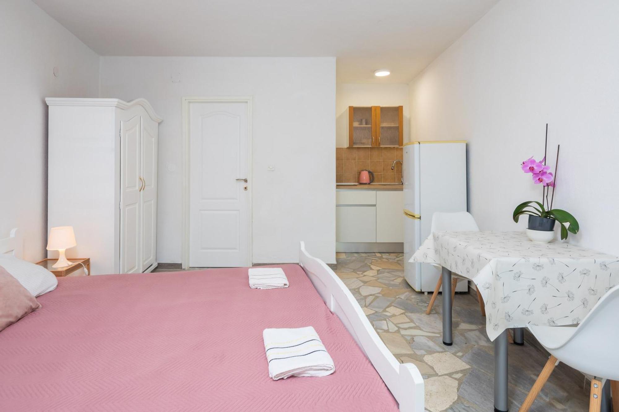 Apartments Roza Omiš Eksteriør billede